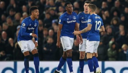  意甲保级大战混沌五支球队深陷泥潭混战