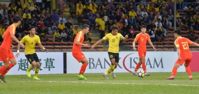  克莱蒙门将连续扑点，球队惊险守平强敌  