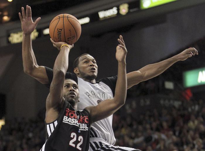  布克手感发烫太阳全民皆兵射落鹈鹕