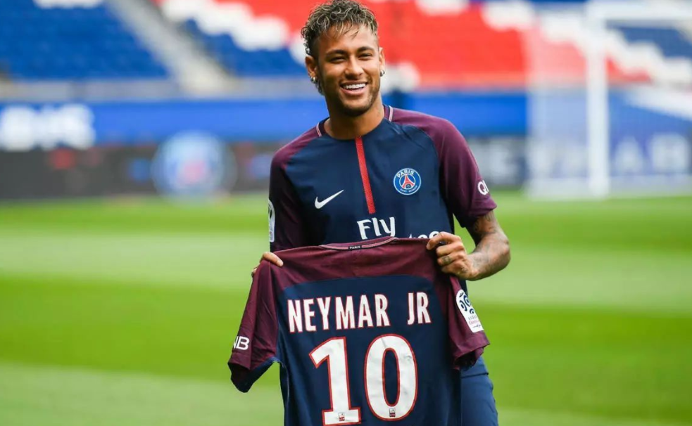  梅斯年轻阵容交学费，惨败给巴黎展现差距悬殊